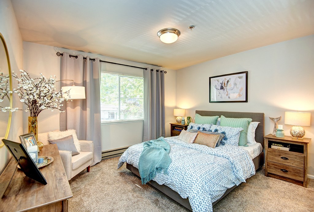 Kent Apartments- Signature Pointe Apartments- bedroom