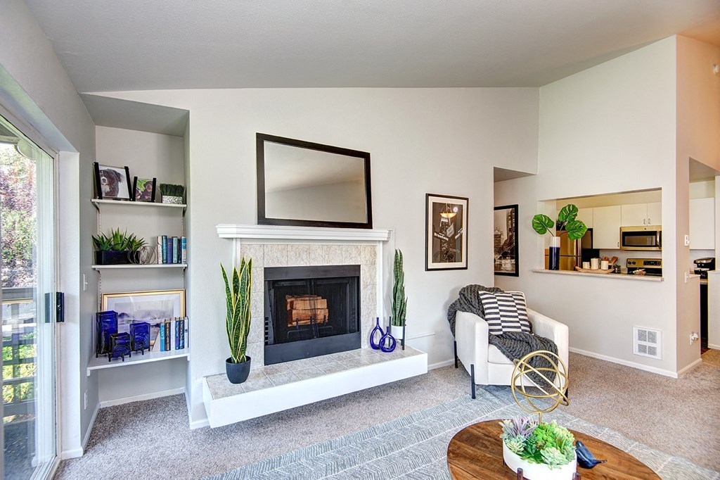 Kent Apartments- Signature Pointe Apartments- living room