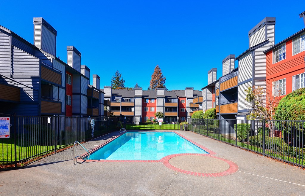 Tacoma Apartments- Sienna Park Pool