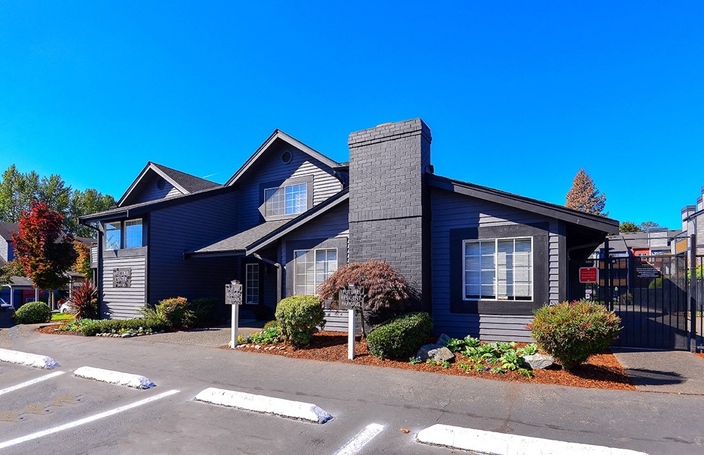 Tacoma Apartments- Sienna Park Leasing Office