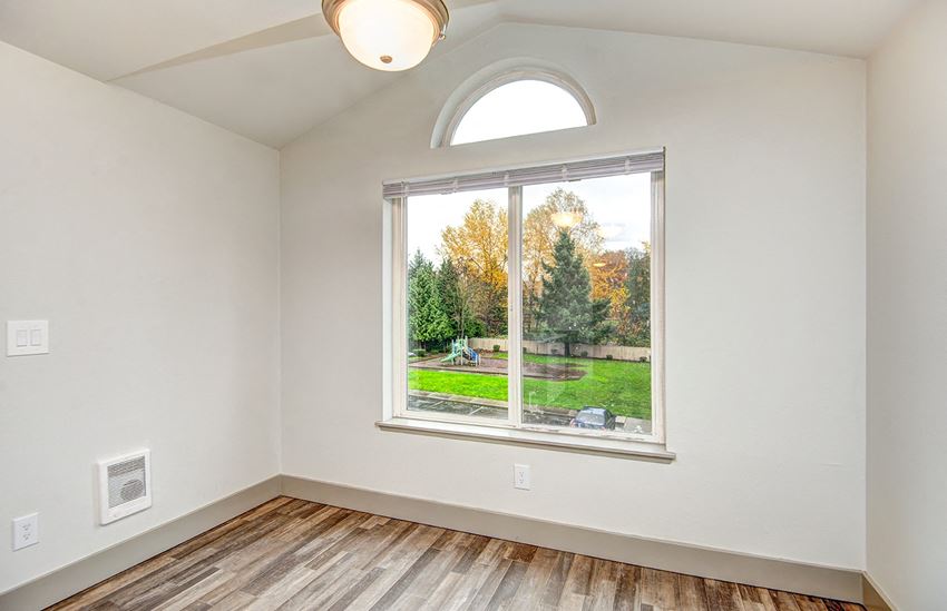 Tacoma Apartments- Sunrise Ridge Apartments- Living Room - Photo Gallery