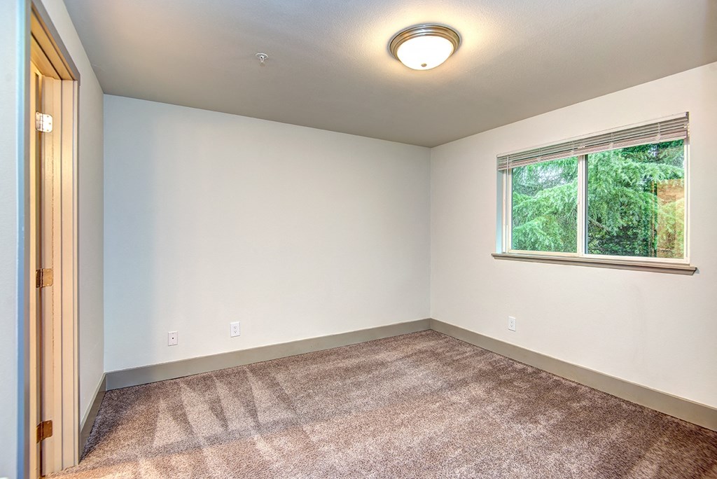 Tacoma Apartments- Sunrise Ridge Apartments-  Bedroom