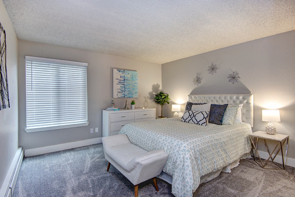 Lakewood apartments-Timbre Heights- bedroom