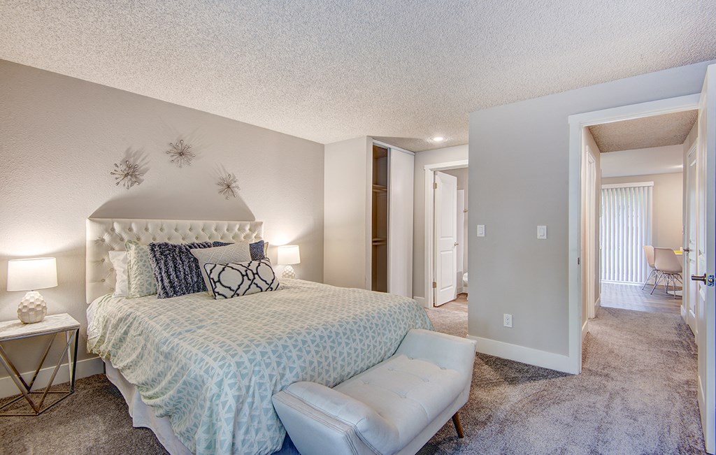 Lakewood apartments-Timbre Heights- bedroom