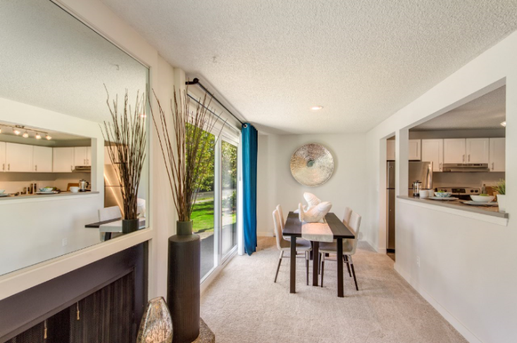 Sumner Apartments - The Retreat Apartments - dining room