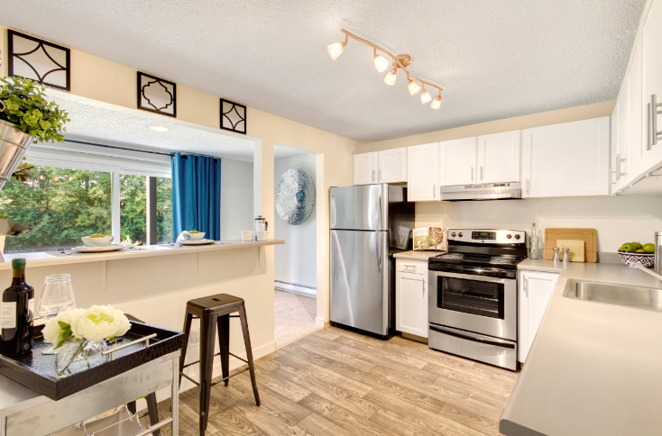 Sumner Apartments - The Retreat Apartments - Kitchen - Photo Gallery 1