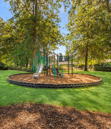 Sumner Apartments - The Retreat Apartments - exterior-playground