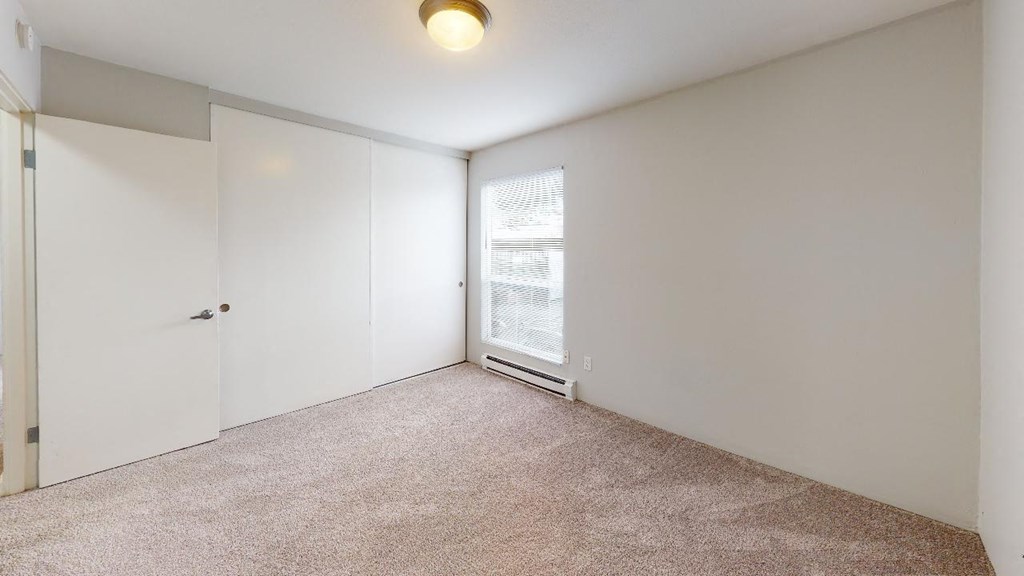 Renton Apartments - The Aviator Apartments - living room