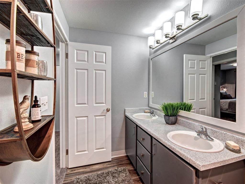 Puyallup Apartments- Deer Creek Apartments- bathroom area