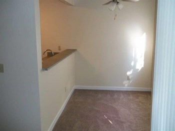 3231 S 204th Street 1-3 Beds Apartment for Rent - Photo Gallery 5