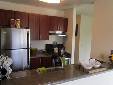 Seatac housing- Brookstone Apartments- kitchen- stainless steel