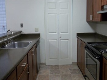 3231 S 204th Street 1-3 Beds Apartment for Rent - Photo Gallery 4