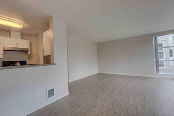 13543 Greenwood Ave N 1-2 Beds Apartment for Rent - Photo Gallery 10