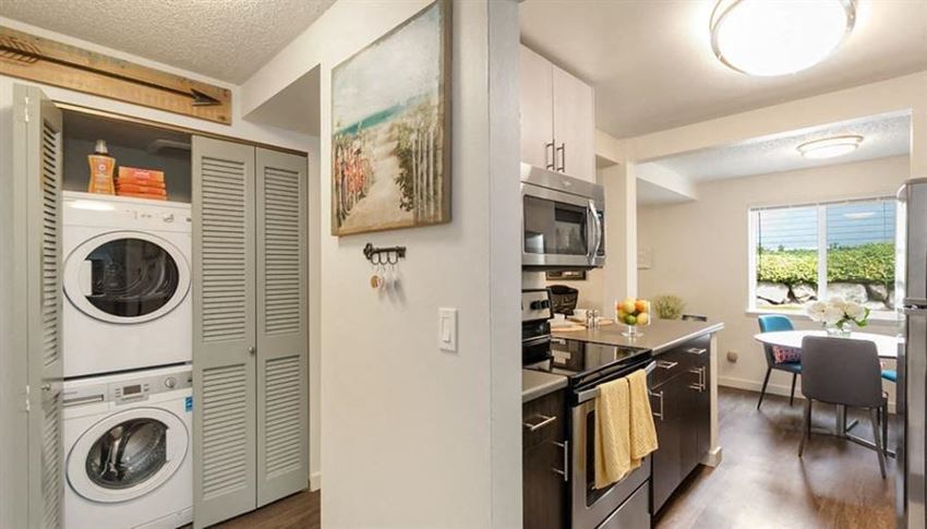 Shoreline Apartments- Junction 160- kitchen - Photo Gallery 1
