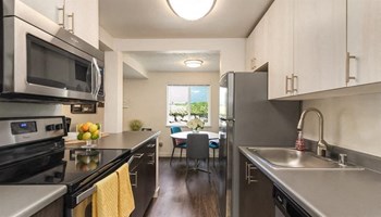 Shoreline Apartments- Junction 160- kitchen