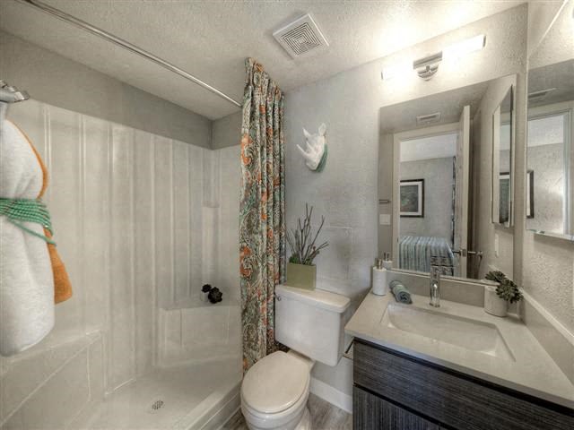 Pheonix Apartments- Icon on Central- Interior Bathroom