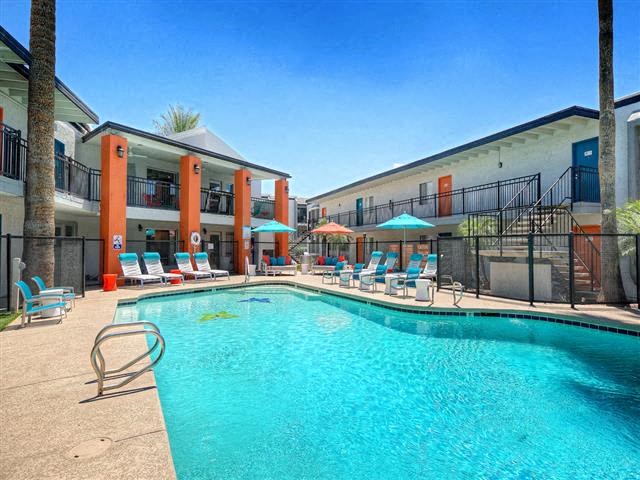 Pheonix Apartments- Icon on Central- pool