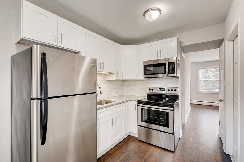 Hawthorne Apartments is a similar property to Waterford Place Apartments located in Arlington Heights