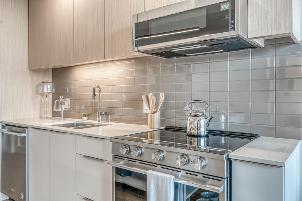 Electric Range In Kitchen at Southpark, Edmonton, AB