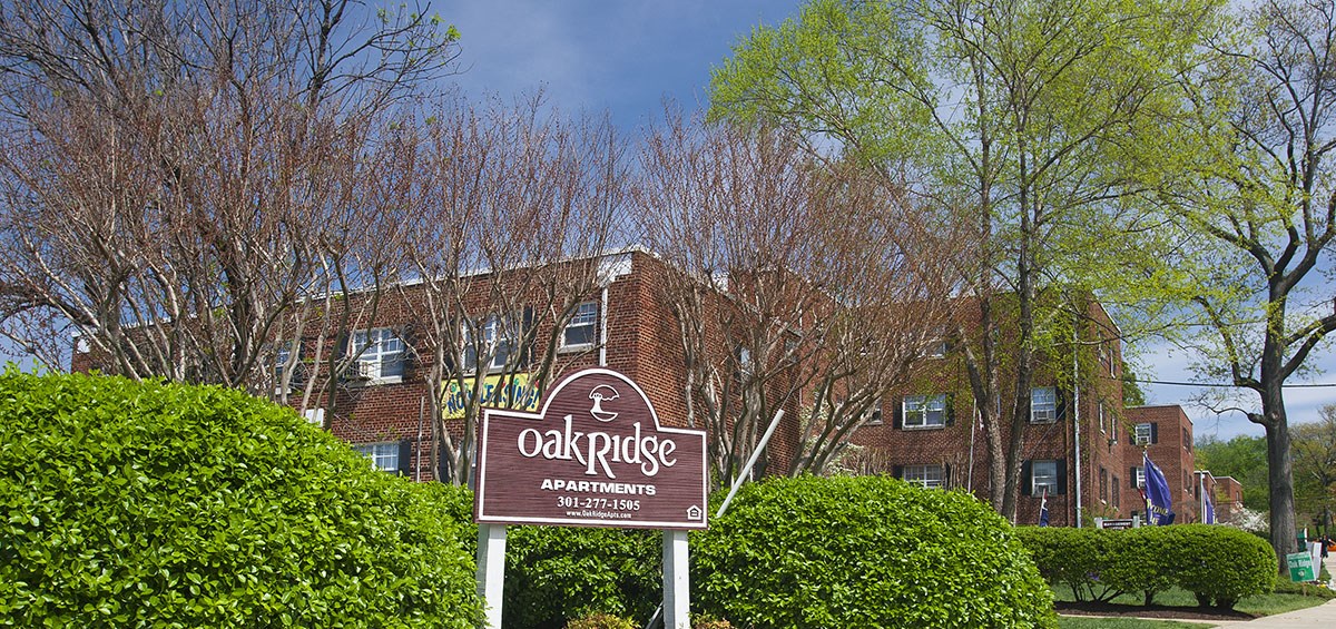 Oak Ridge Apartments Signage
