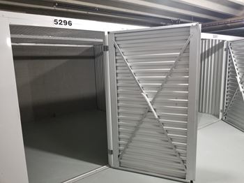 Oakton Park Apartments Storage 02