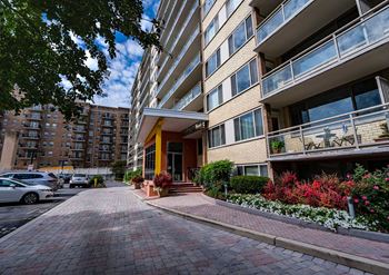 2112 New Hampshire Ave Main Entry 0921 01