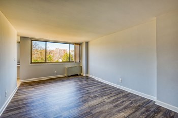 2112 New Hampshire Ave Studio Living 22 2 2112 New Hampshire Ave Studio Living 22 2 - Photo Gallery 2