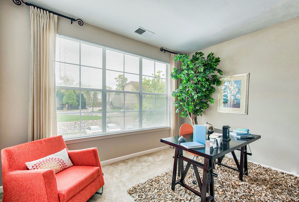 Bristol Village Apartments Living area 35