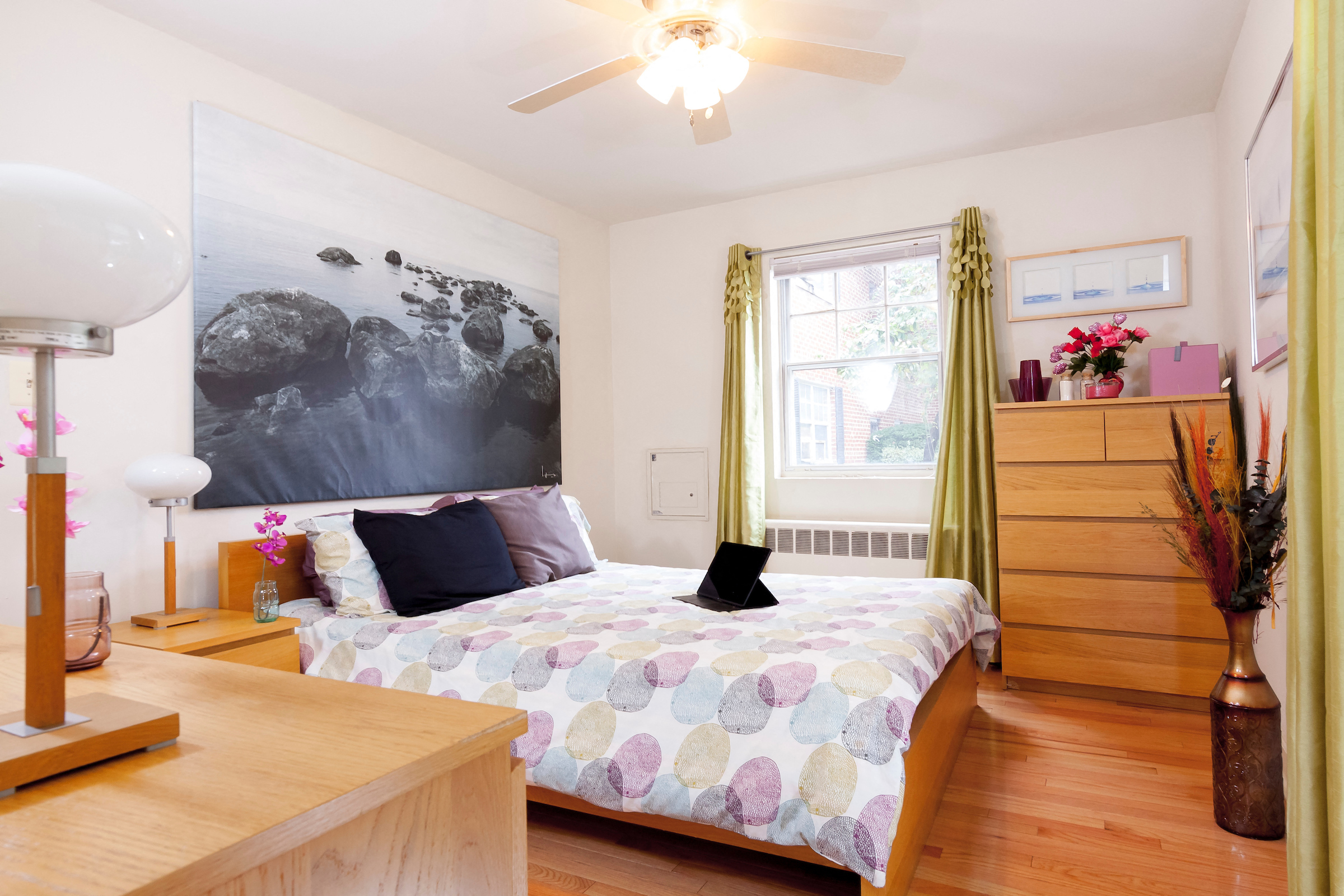 Oak Ridge Apartments Bedroom