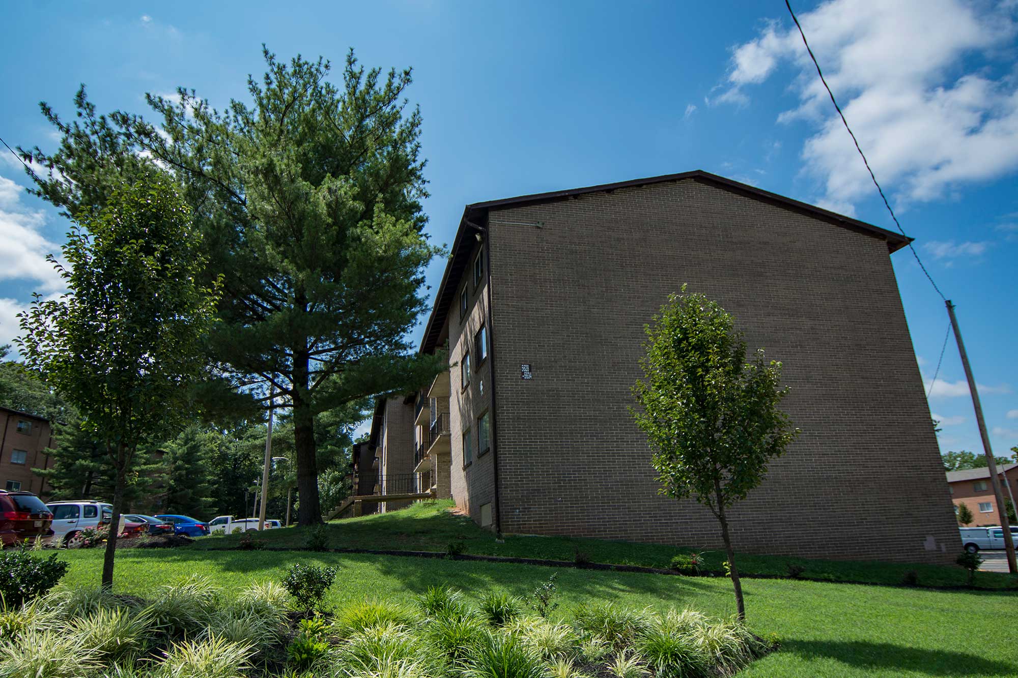 Del Vista Apartments Building Exterior 22