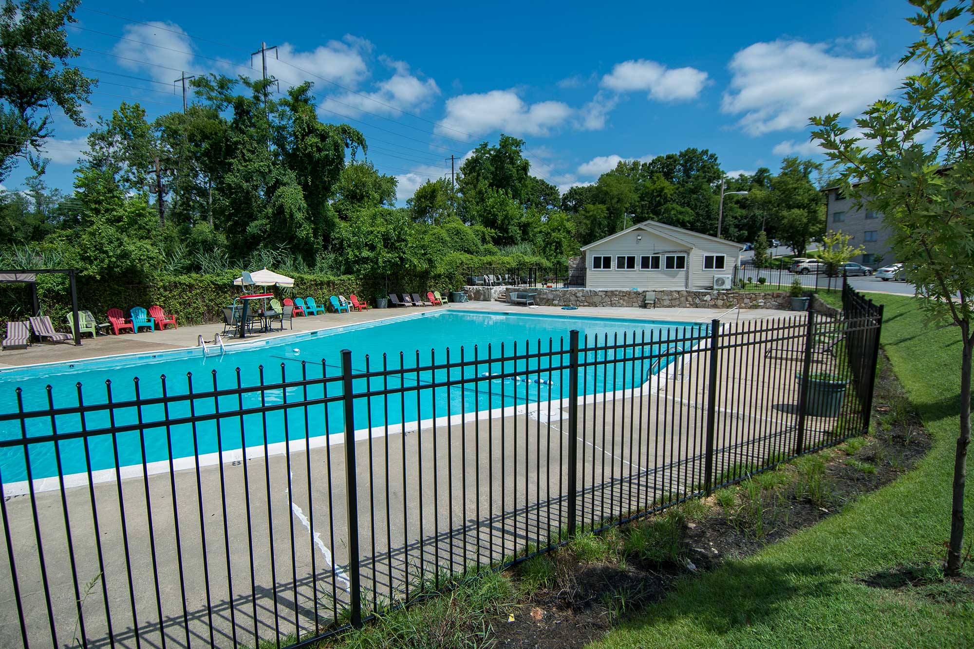 Del Vista Apartments Pool Enclosure