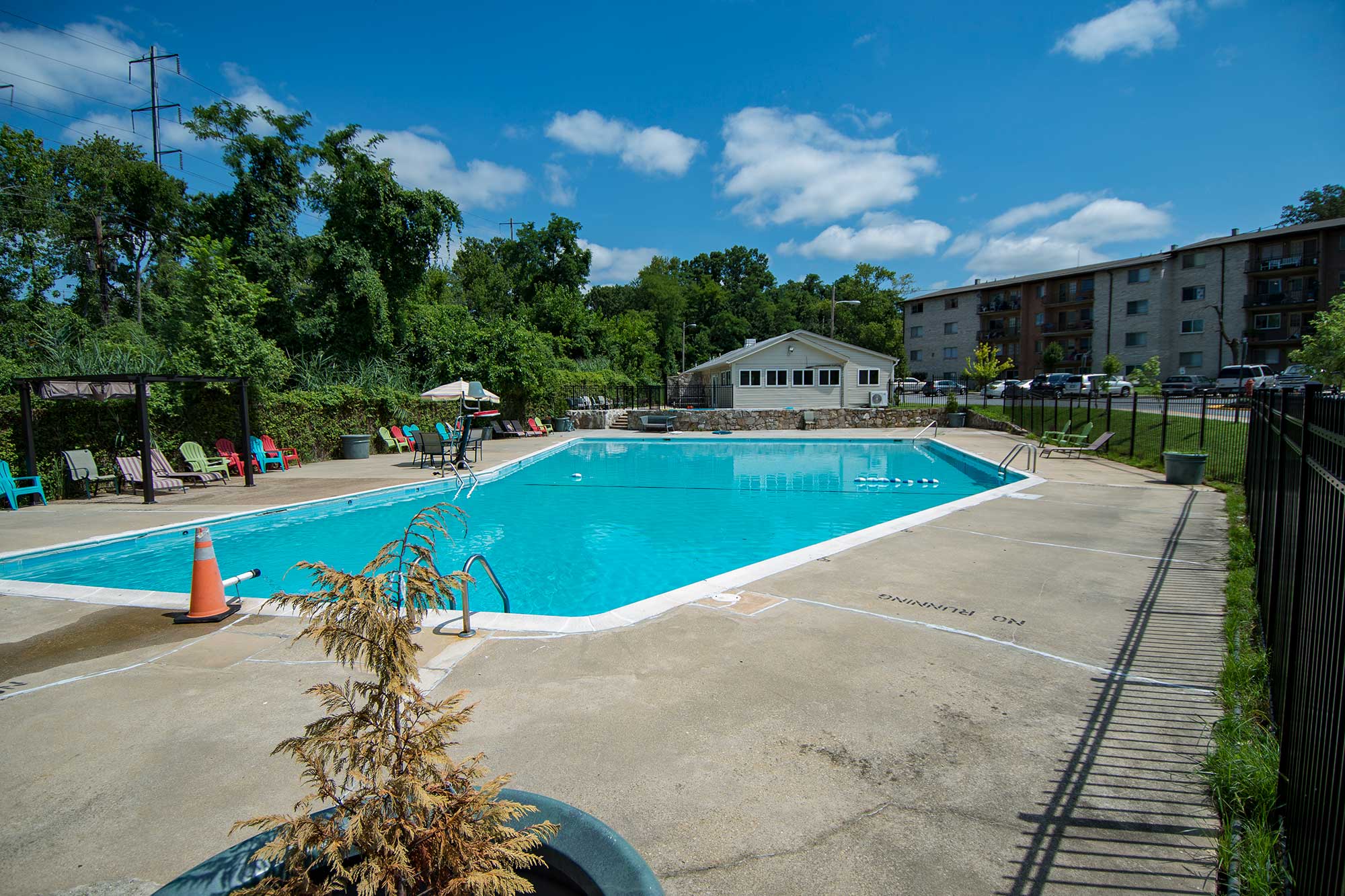 Del Vista Apartments Pool 7