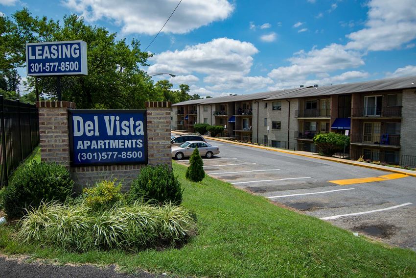 Del Vista Apartments Signage 02 - Photo Gallery 1