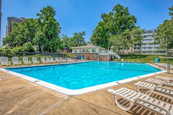 Heritage Park Apartments pool house 2023