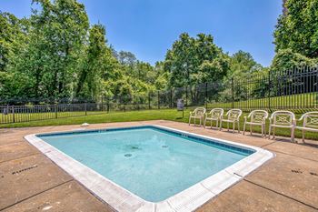 Heritage Park Apartments kiddie pool 2023