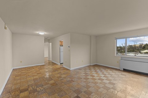 Spacious Living Area at Kensington House, Kensington