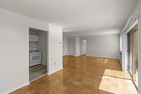 Large Living Area at Kensington House, Kensington, MD