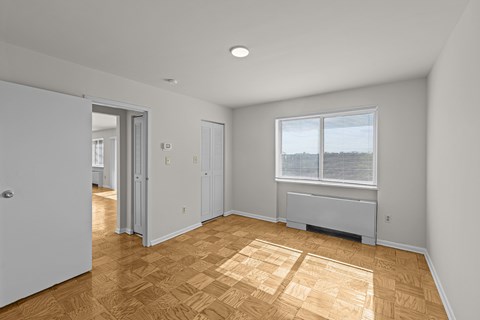 Large Windows at Kensington House, Kensington Maryland