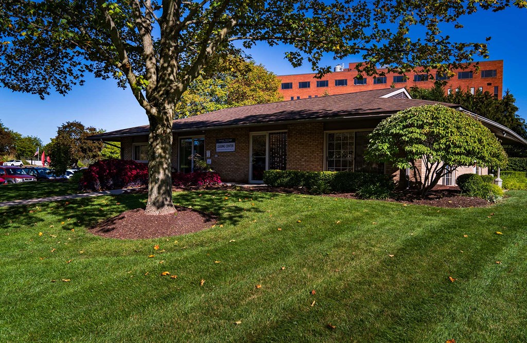 Laurel Village Apartments Leasing 01