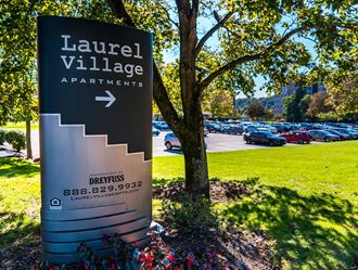 Laurel Village Apartments Signage 011