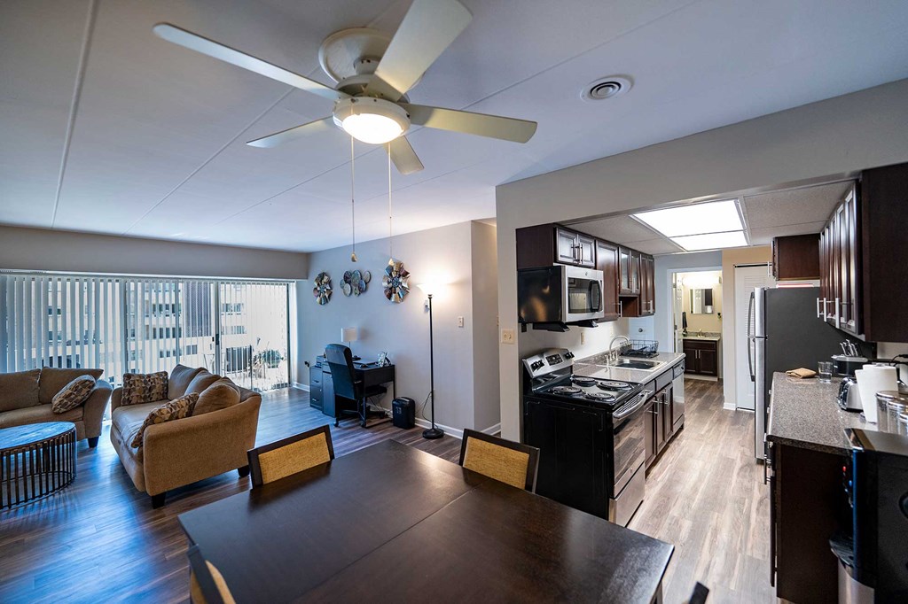 Laurel Village Apartments 1BD 003