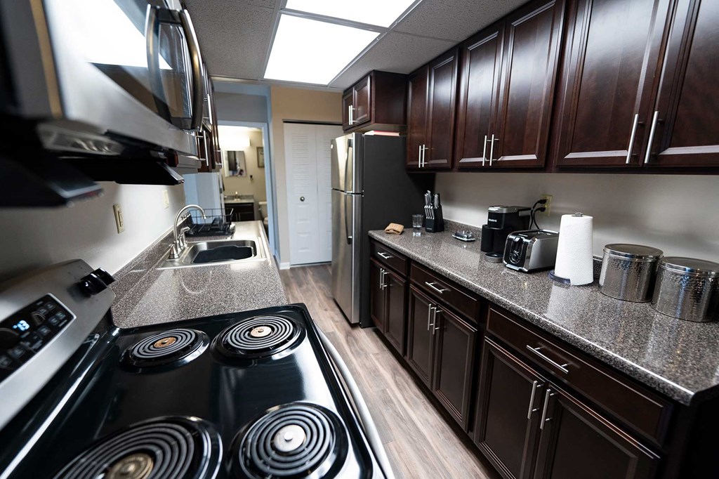 Laurel Village Apartments 1BD Kitchen 016