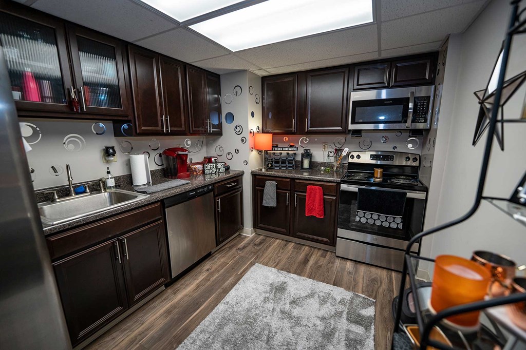 Laurel Village Apartments 1BD Kitchen 002