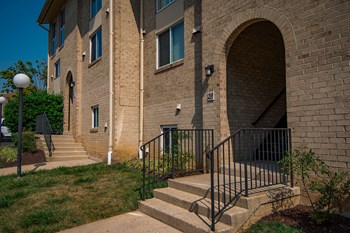 Maplewood Villas Apartments Building Exterior 84 - Photo Gallery 26