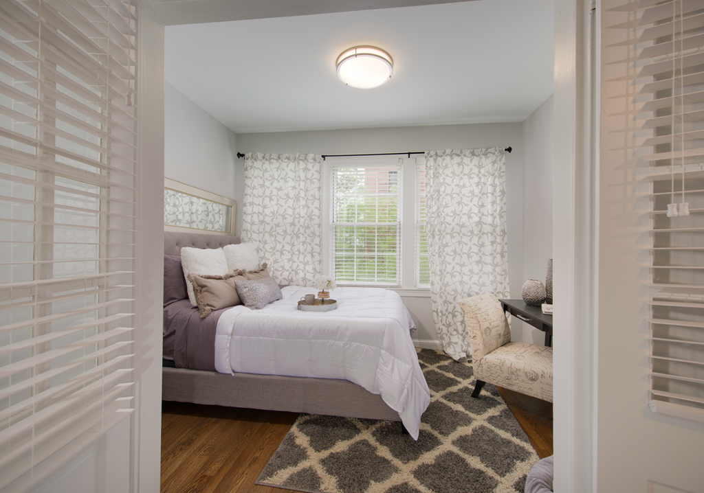 The Metropolitan Apartments Bedroom Entry