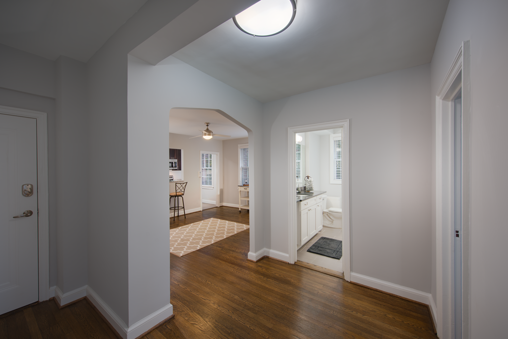 The Metropolitan Apartments Foyer