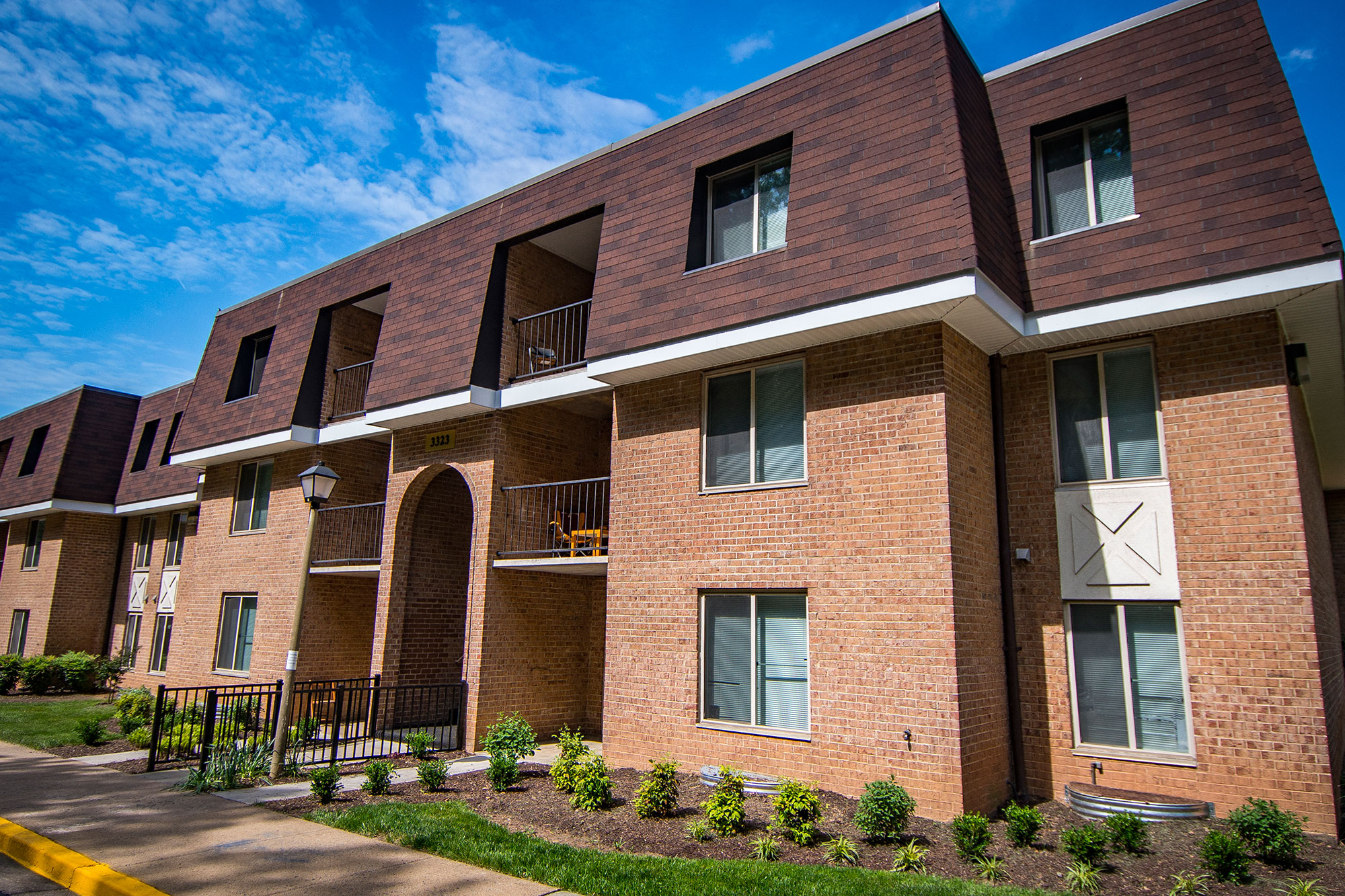 Oakton Park Apartments Building Exterior 09