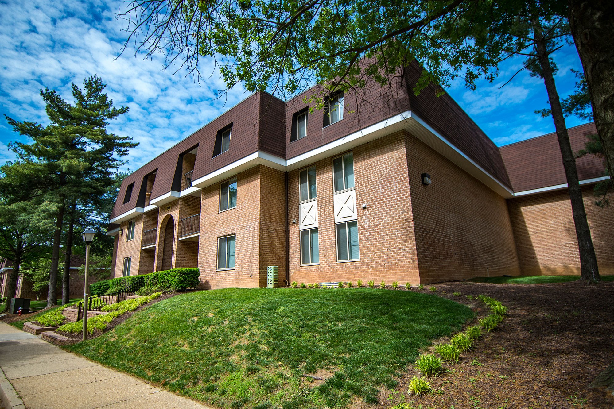 Oakton Park Apartments, 3347 Willow Crescent Drive, Fairfax, VA RentCafe