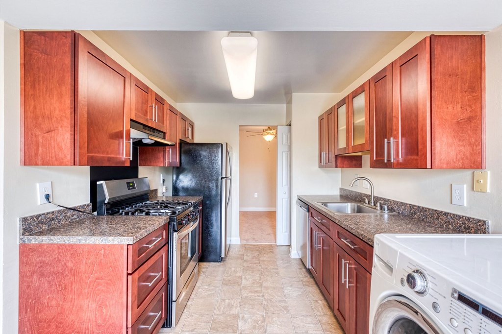 Oakton Park Apartments Unit 8-21 7