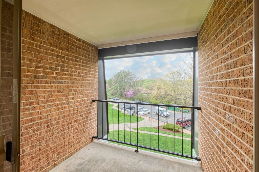 Oakton Park Apartments Unit 8-21 2